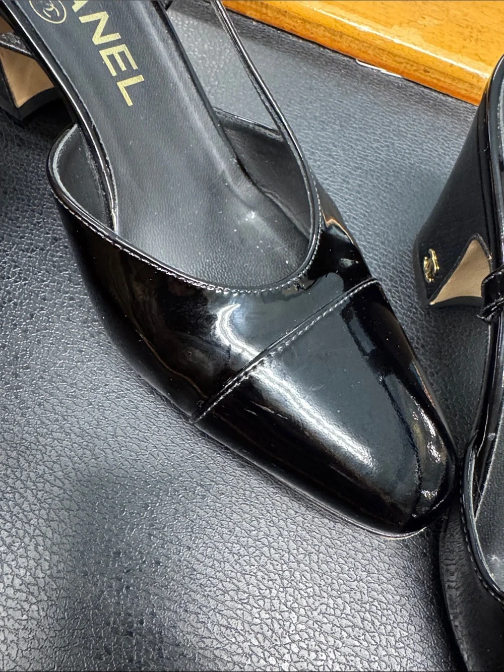 CHANEL sleek slingback